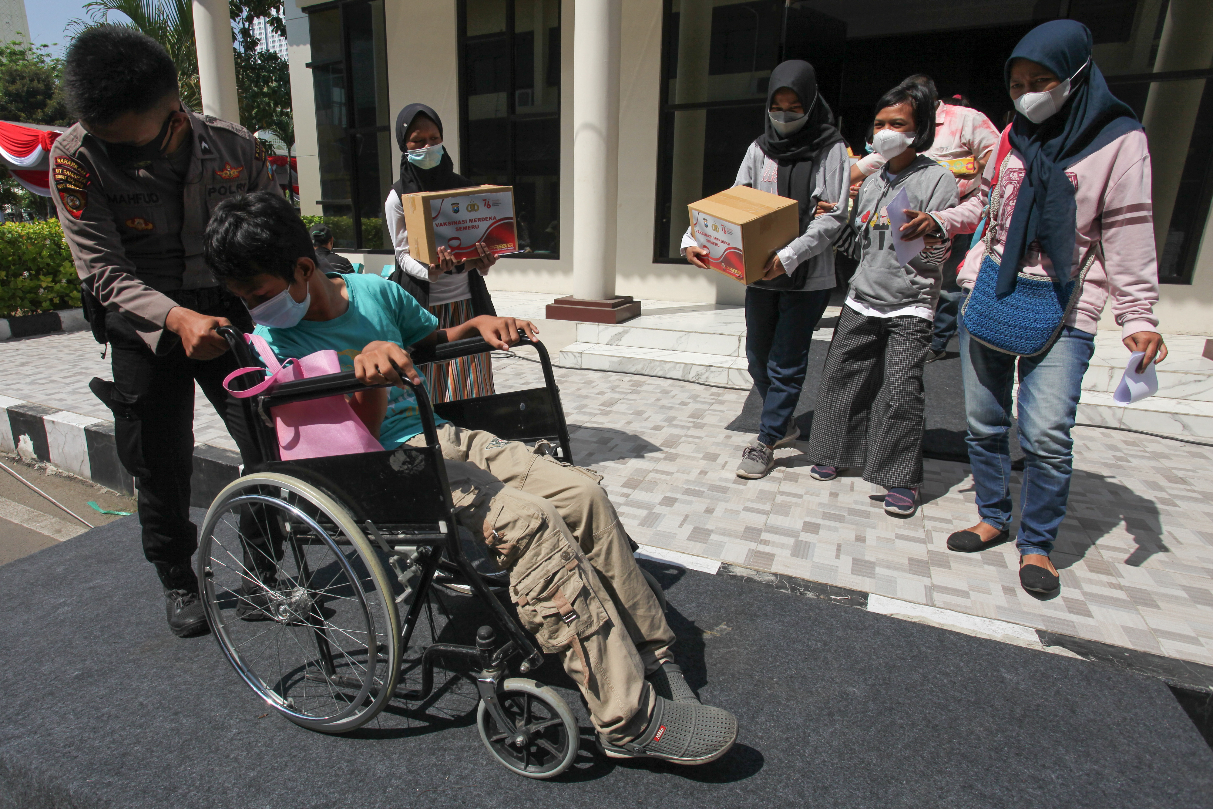 Vaksinasi Coid-19 Penyandang Disabilitas dan ODGJ di Surabaya
