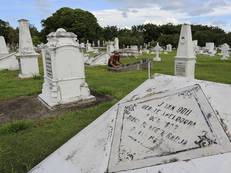 Perawatan Situs Sejarah Kuburan Prajurit Belanda