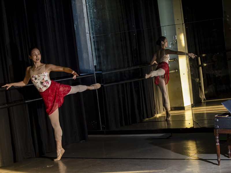 Berlatih Balet Secara Daring