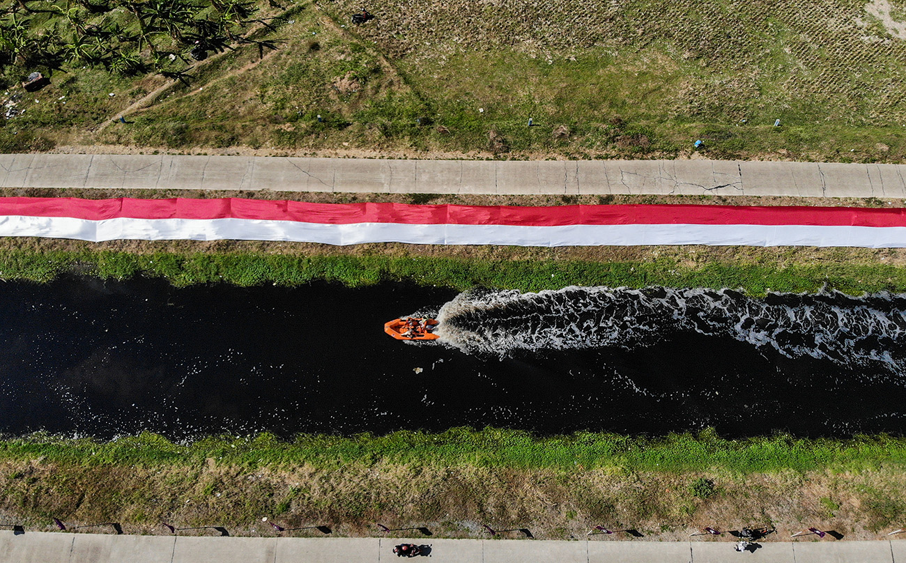 Pembentangan Kain Merah Putih 76 Meter