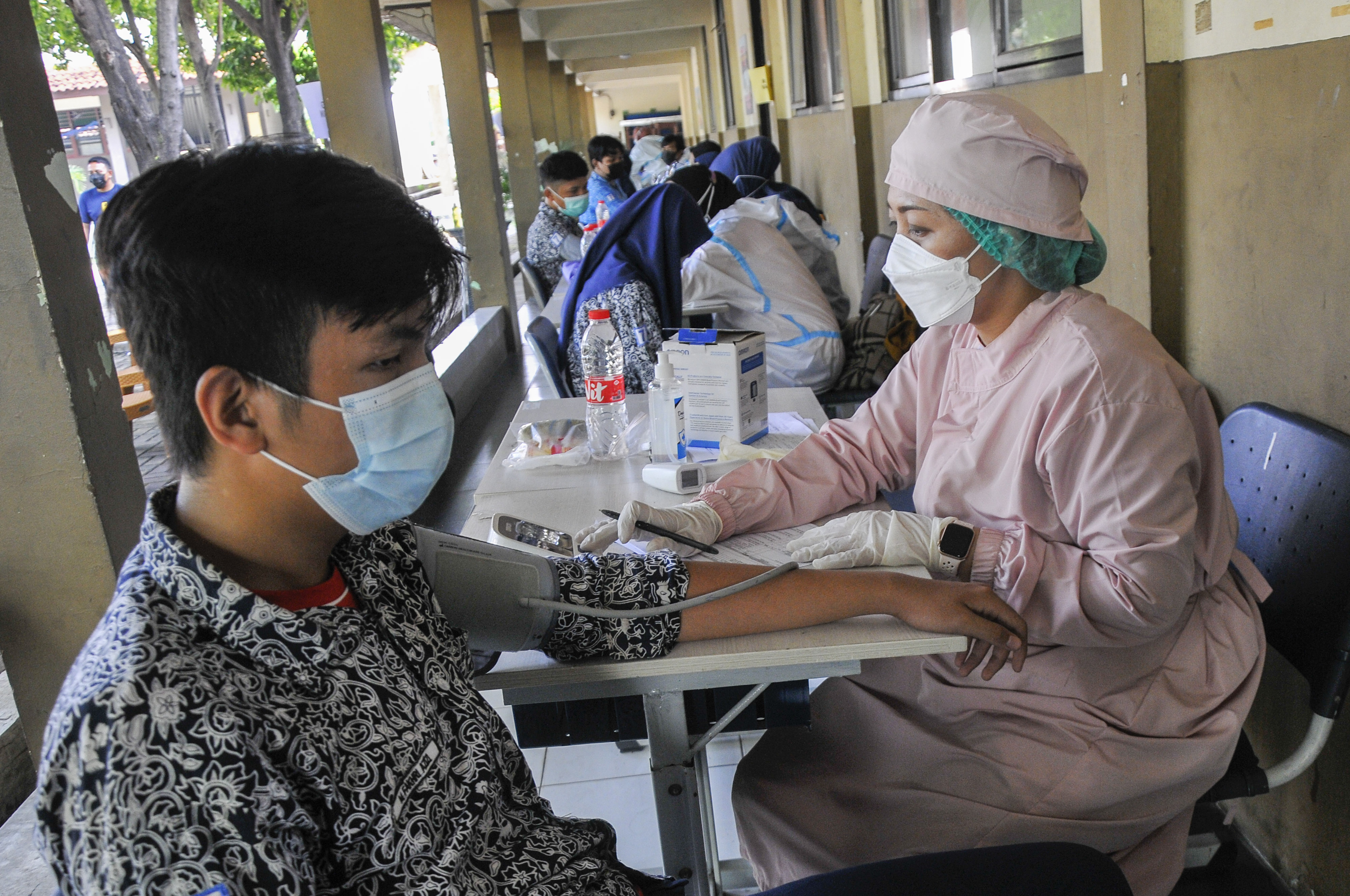Vaksinasi Pelajar di Bekasi
