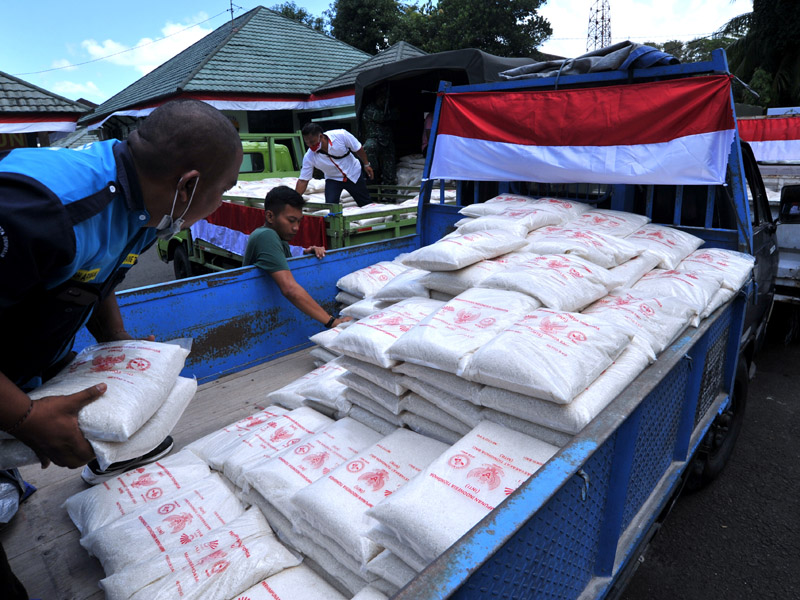 Bantuan Beras Untuk Warga Terdampak Pandemi
