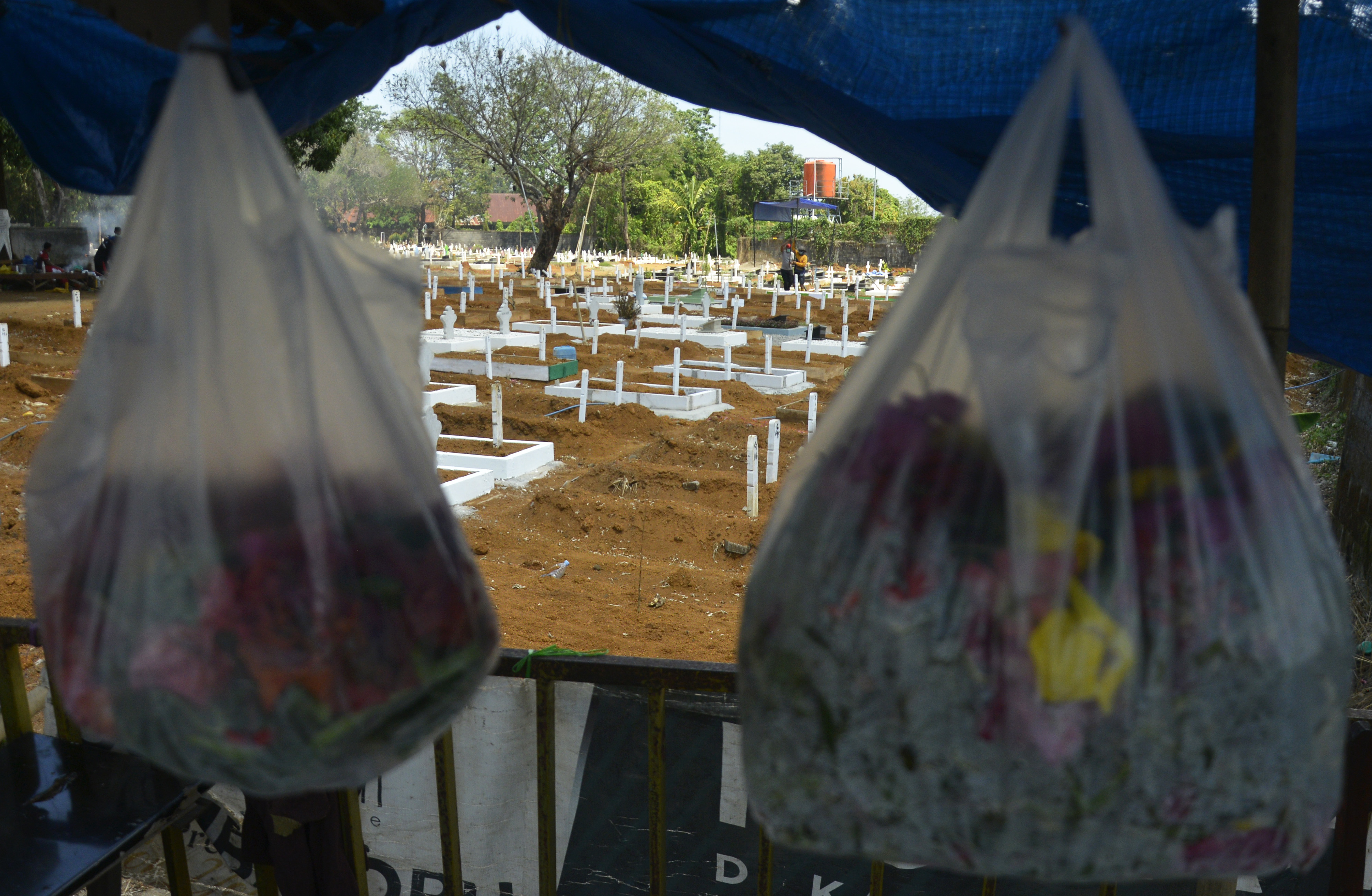 Lahan Pemakaman Khusus Covid-19 di Macanda Penuh