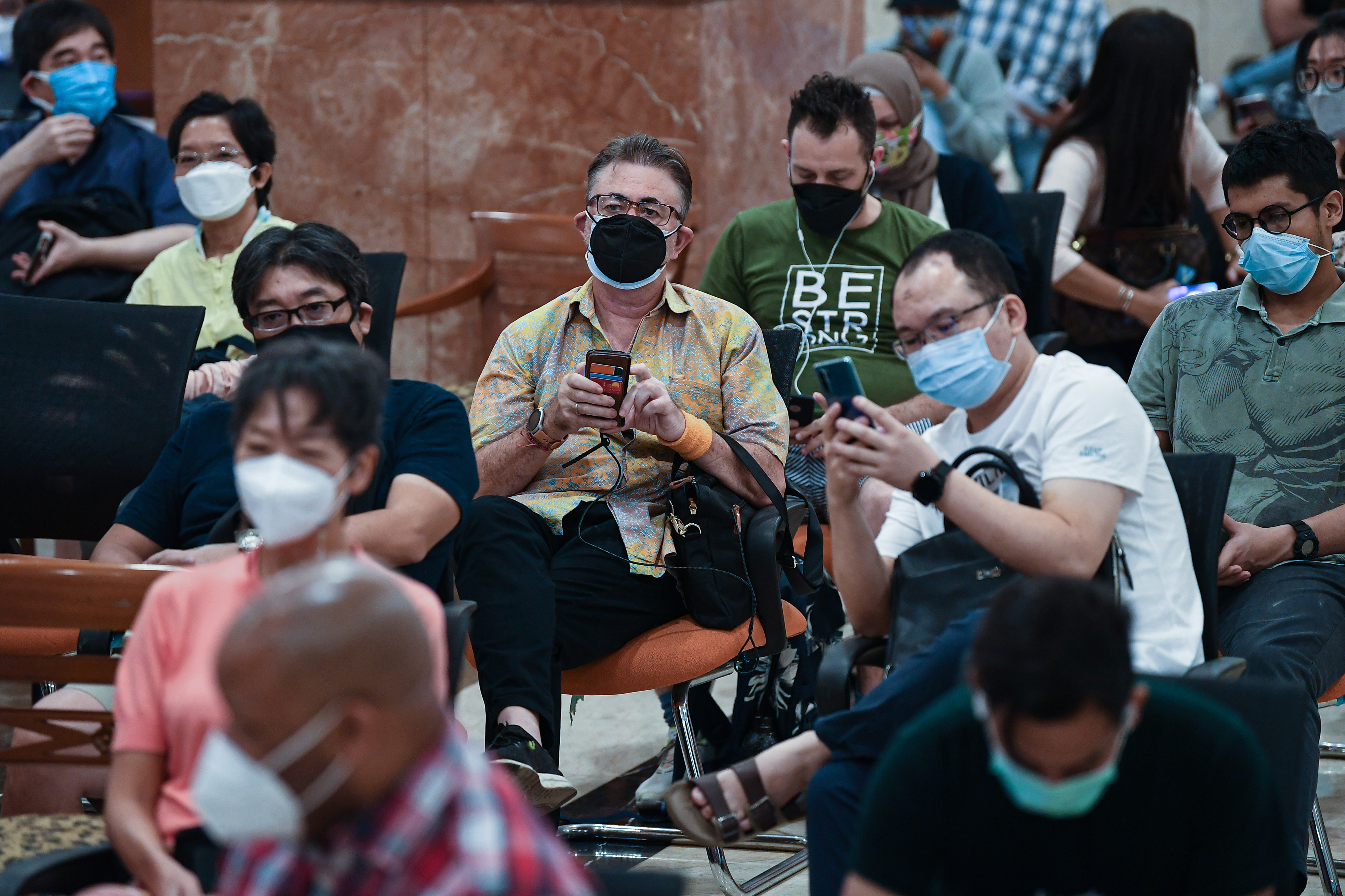 Vaksinasi Covid-19 Pertama Bagi WNA di Jakarta