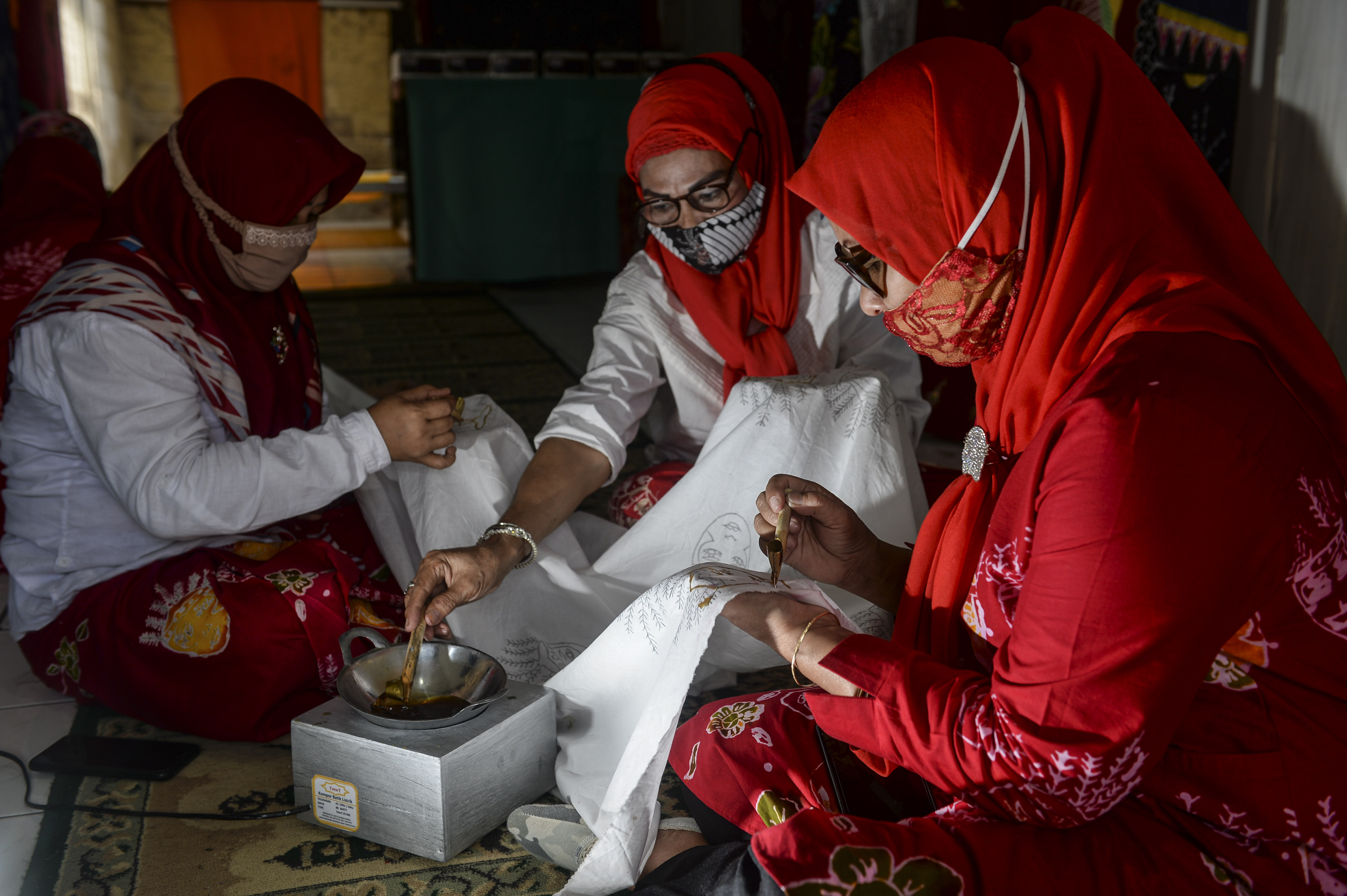 Melestarikan Budaya Betawi Lewat Batik