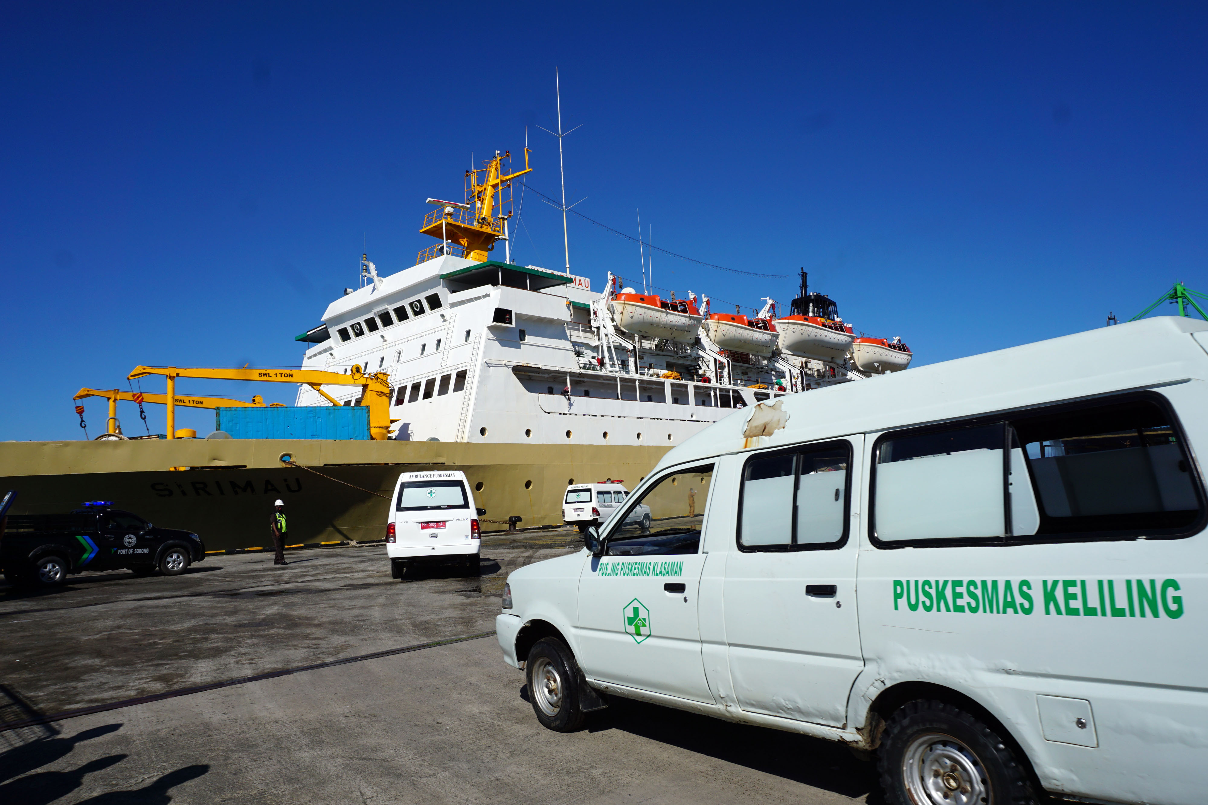 Kedatangan Kapal Isolasi Terapung