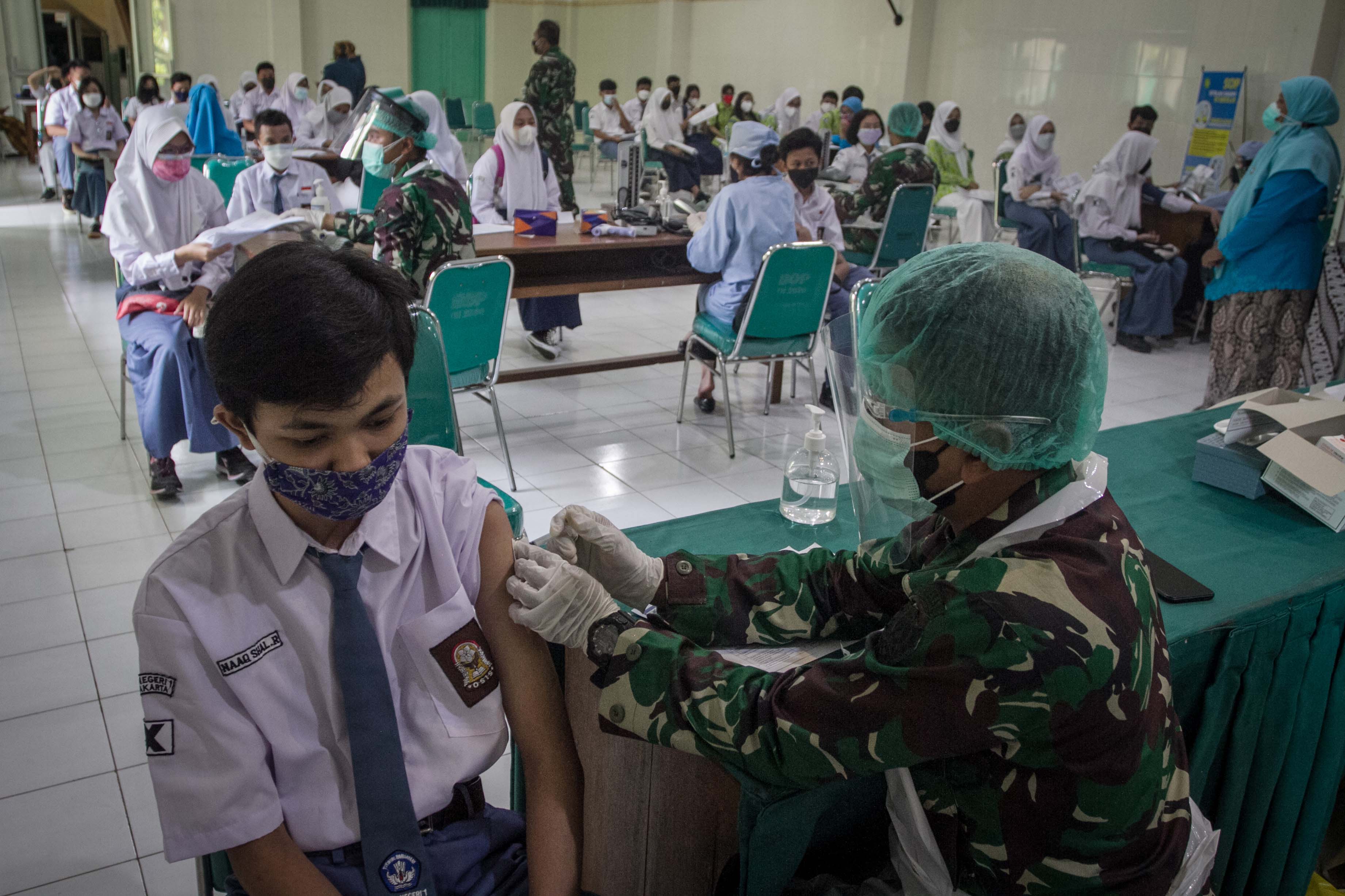 Target Vaksinasi Covid-19 Bagi Pelajar di Solo