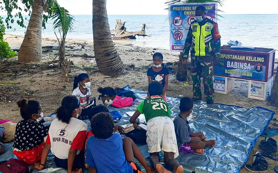 Perpustakaan Keliling Babinsa di Pulau Terluar Indonesia