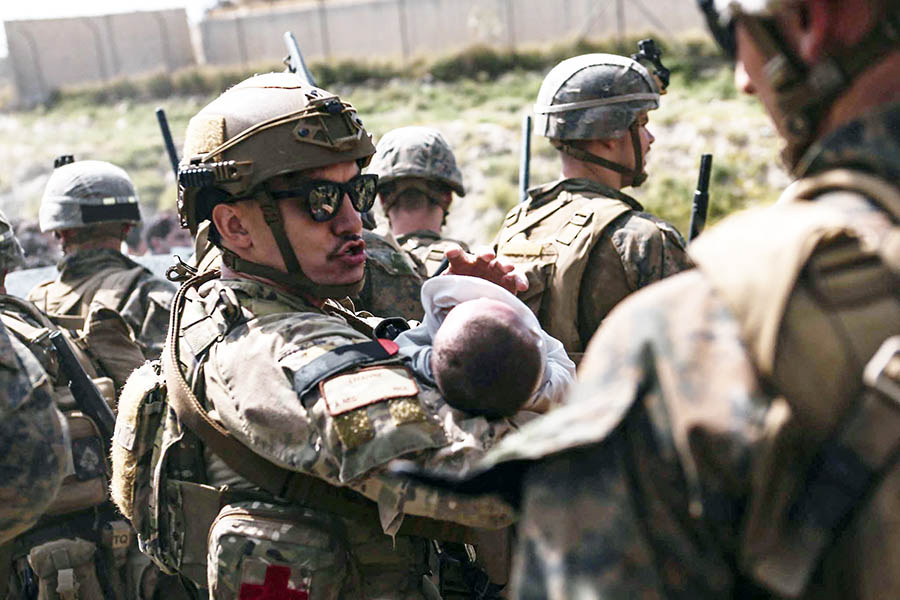 Tentara Amerika Selamatkan Bayi yang Terpisah di Afghanistan 