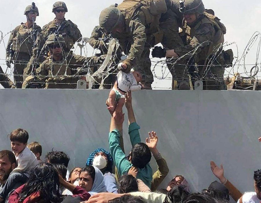 Tentara Amerika Selamatkan Bayi yang Terpisah di Afghanistan 