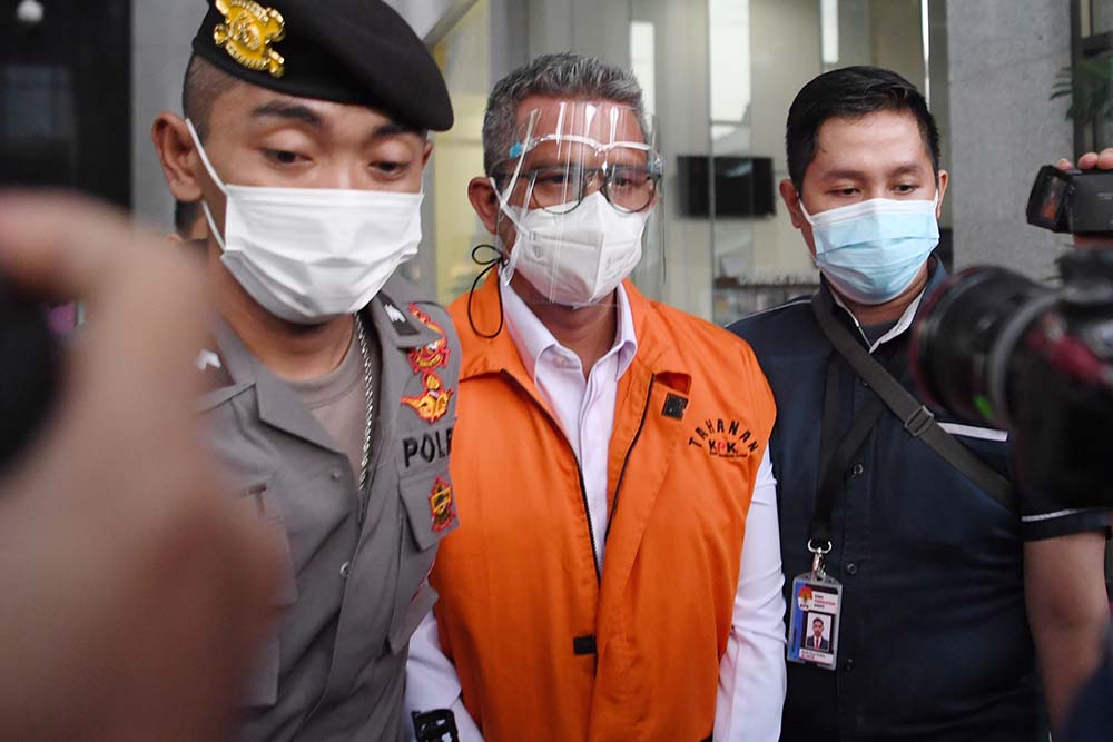 KPK Tahan Bupati Bintan