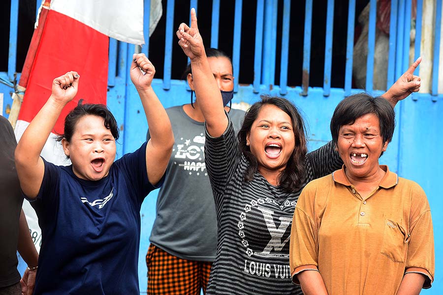 Lomba Sepak Bola 17an di Kawasan Kramat Senen