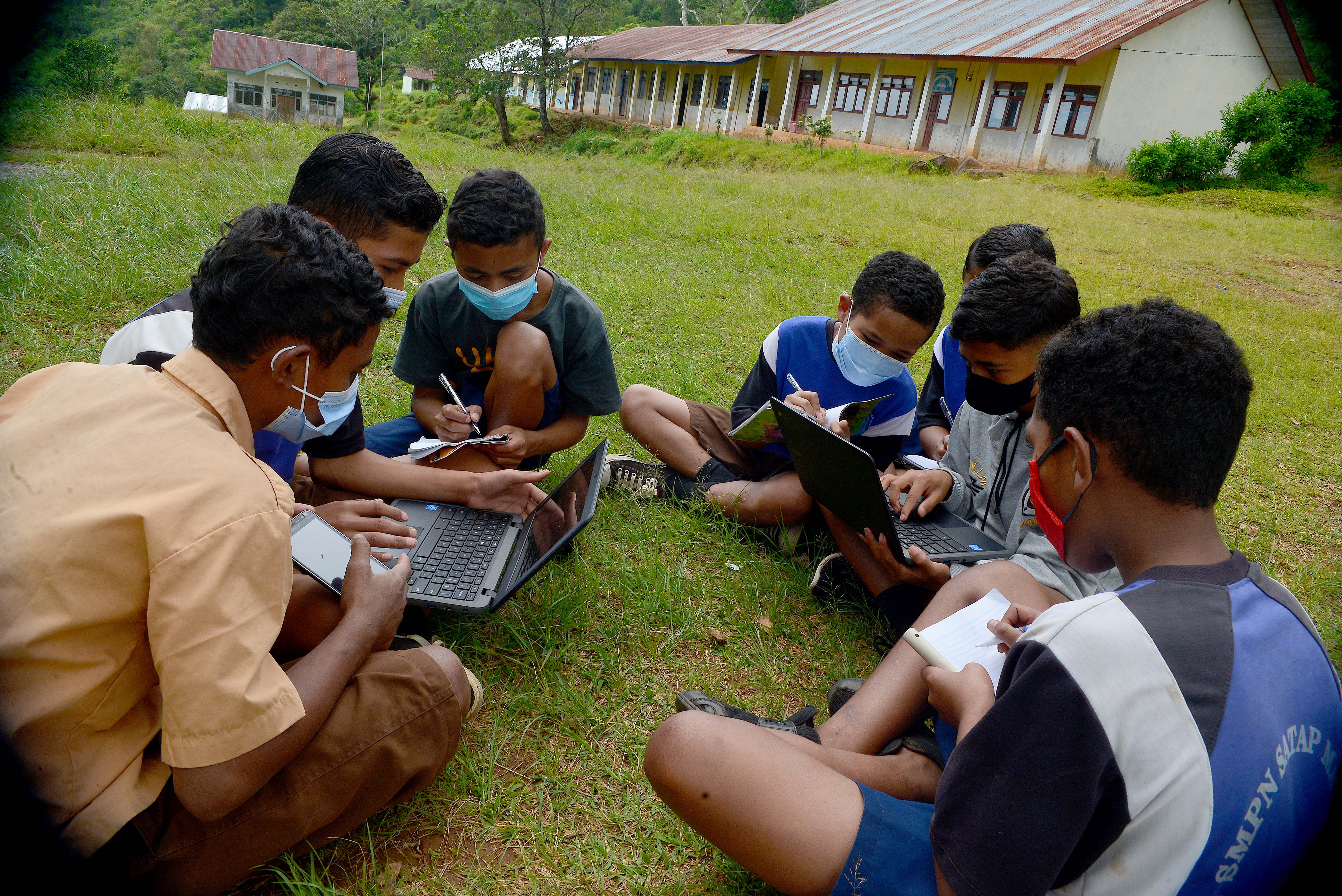 Koneksi Internet untuk Pembelajaran Jarak Jauh