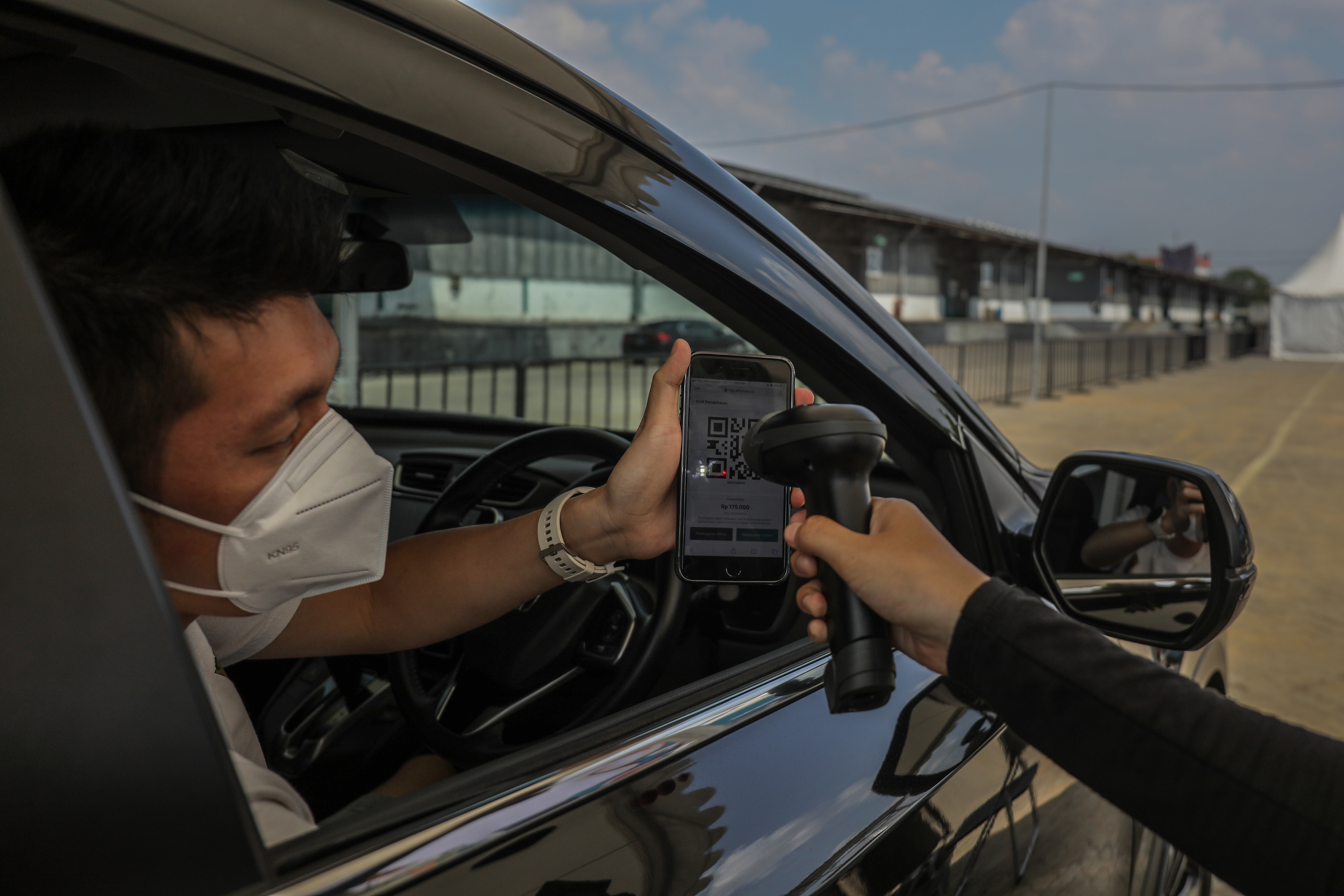 Sertivikat Vaksin dan Hasil Negatif Covid-19 Syarat Wajib Aktifitas Warga