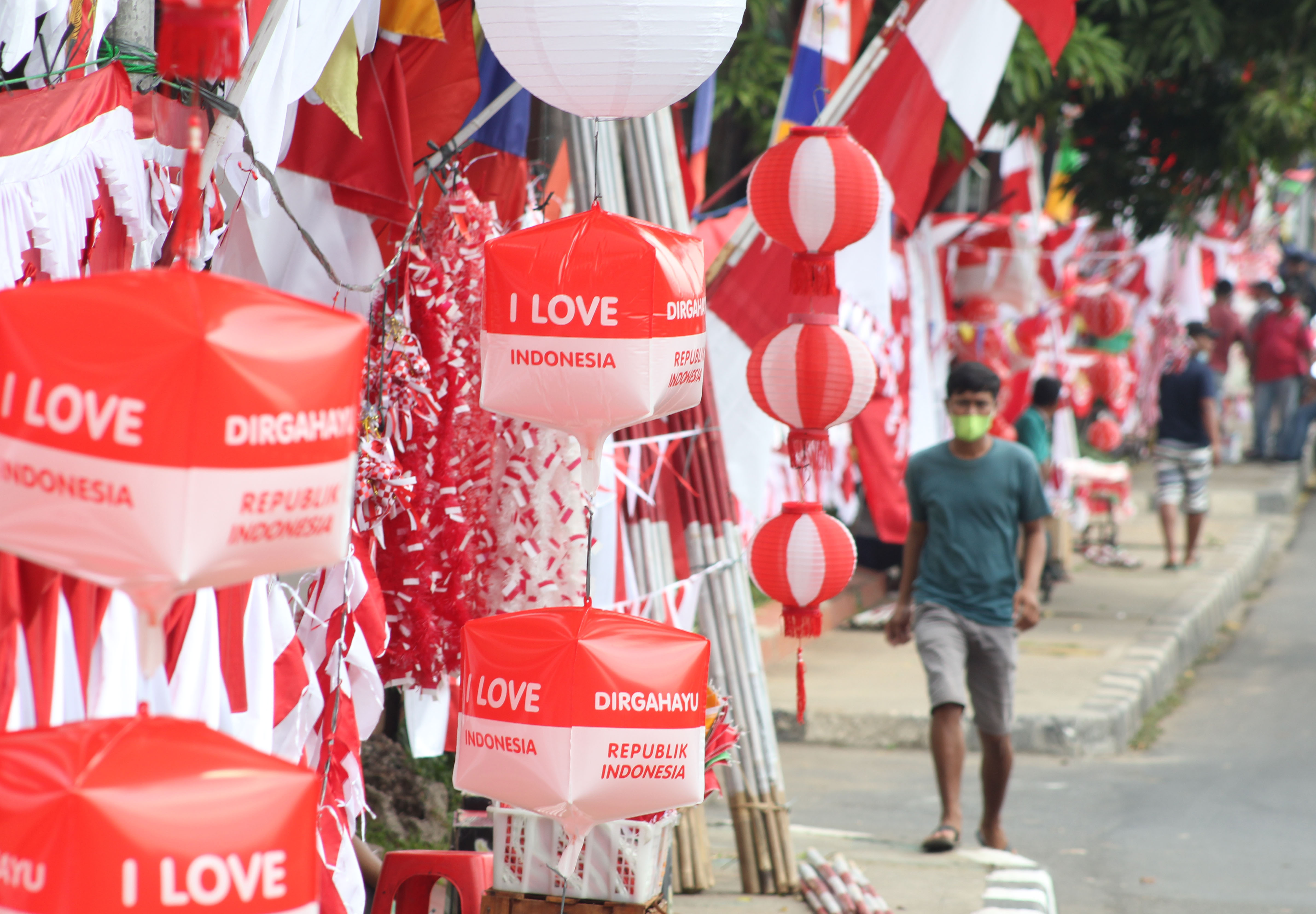Penjualan Bendera dan Umbul-Umbul HUT RI