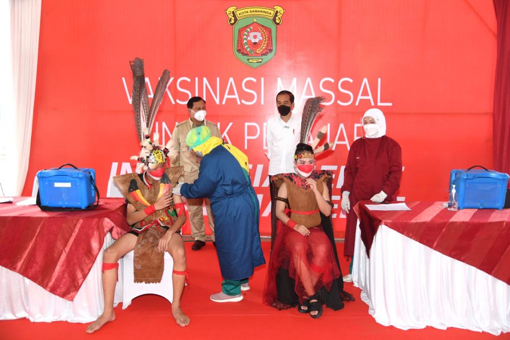 Presiden Jokowi Tinjau Vaksinasi di Kalimantan Timur