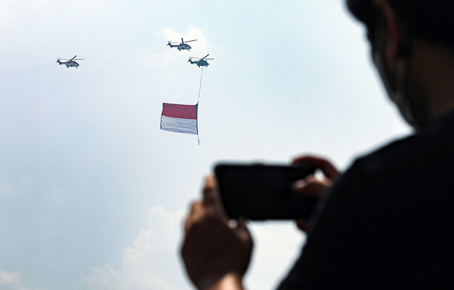 Bendera Raksasa Meriahkan HUT ke76 Kemerdekaan RI