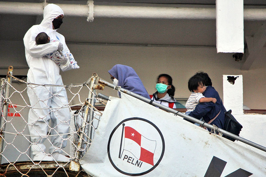 Pasien Covid-19 Menjalani Isolasi di Kapal Laut 