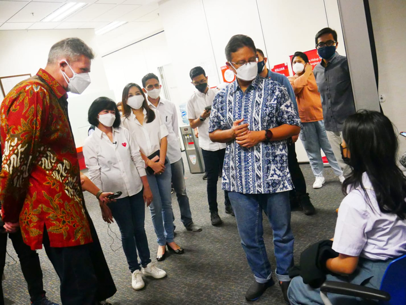 Menkes Kunjungi Sentra Vaksin Prudential Indonesia