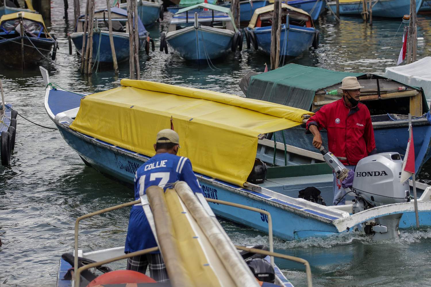 Motor Sangkut Sarana Transportasi Antar Pulau di  Batam