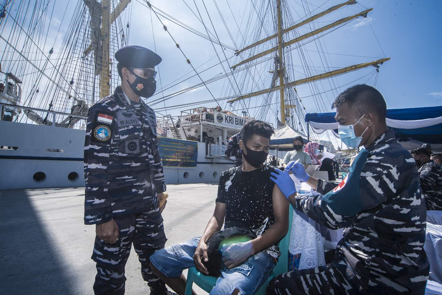 Serbuan Vaksin KRI Dewa Suci