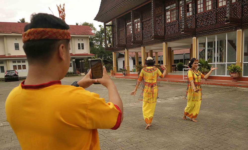 Promosi Budaya Toraja Melalui Media Sosial