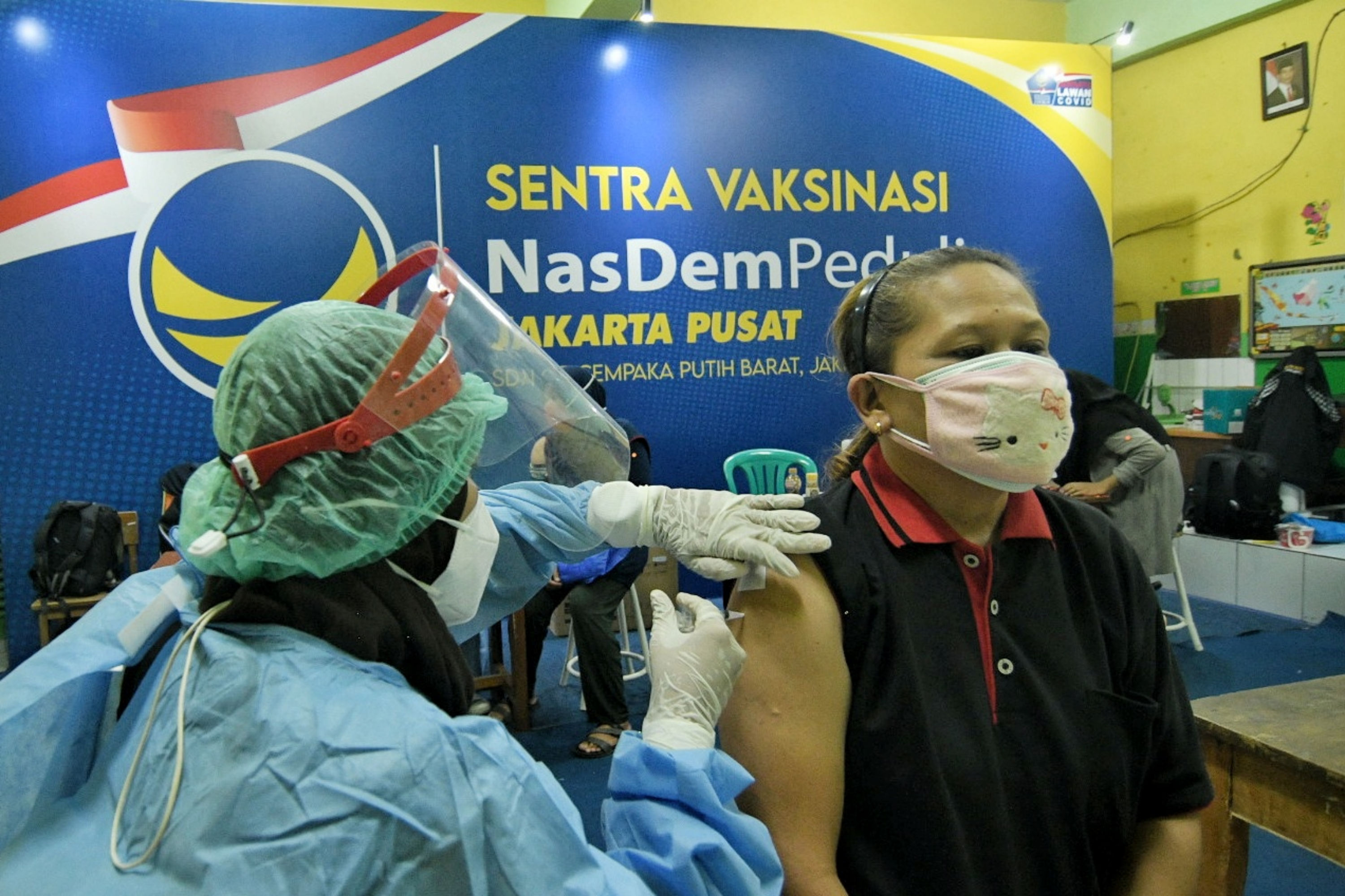 Sentra Vaksinasi NasDem Peduli