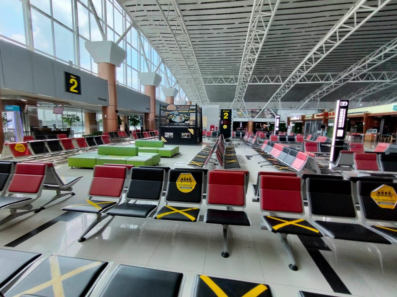 Penerapan PPKM Level 4, Bandara Supadio Pontianak Sepi 