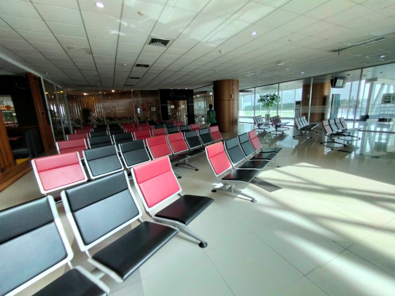 Penerapan PPKM Level 4, Bandara Supadio Pontianak Sepi 