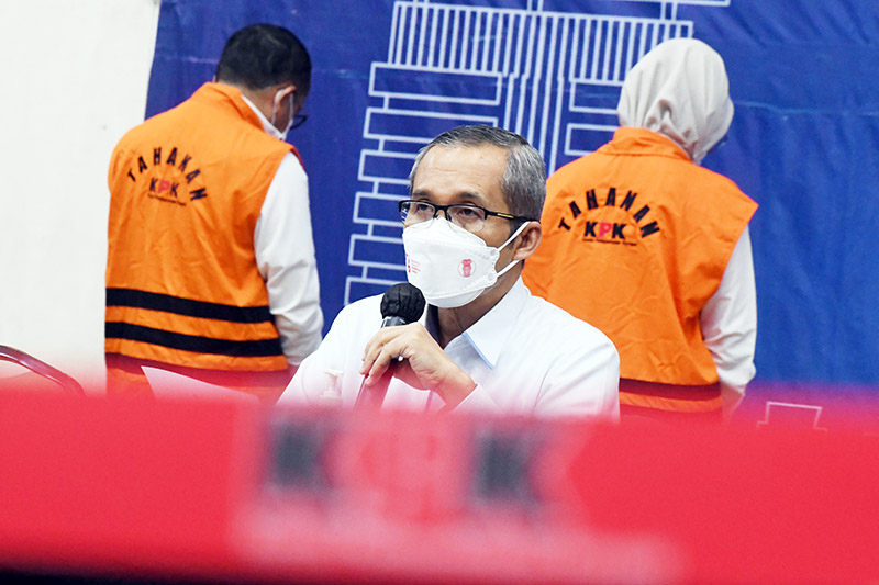 KPK Gelar Barang Bukti OTT Bupati Probolinggo 