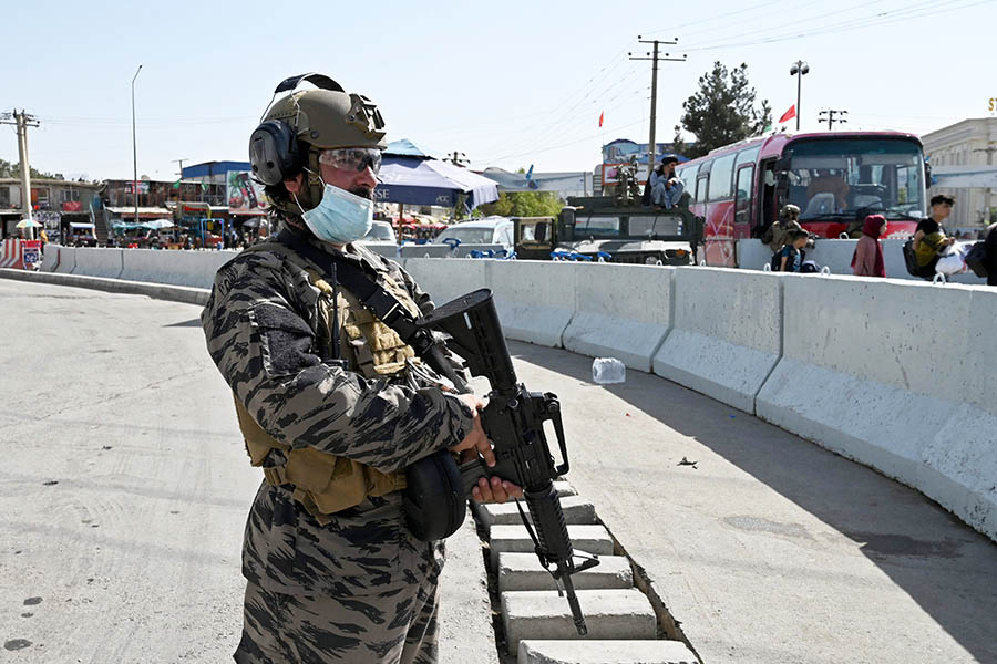 Taliban Pakai Seragam Sisa Tentara Amerika dan Sekutunya