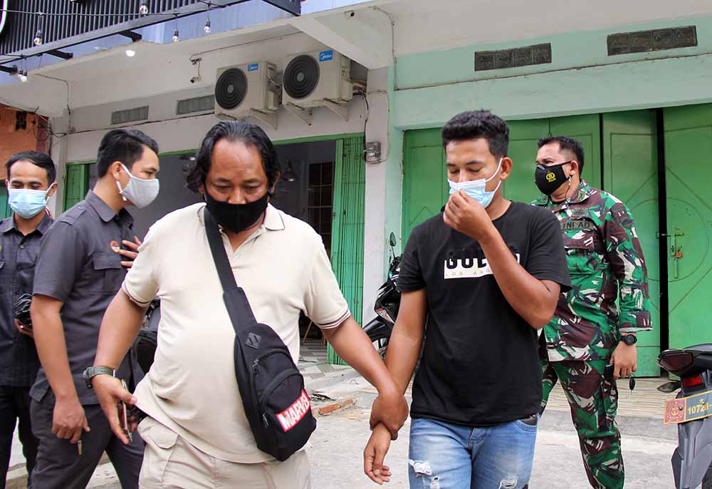 Penggerebekan Tempat Penampungan Pekerja Migran Ilegal