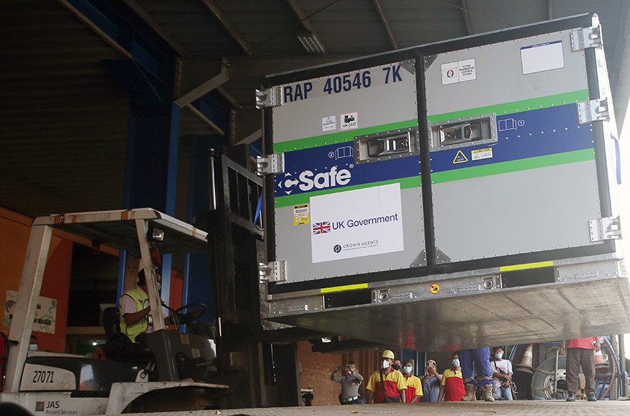 Indonesia Kedatangan Vaksin AstraZeneca Hibah dari Inggris 