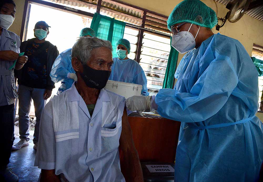 Vaksinasi Covid-19 Masyarakat Pulau