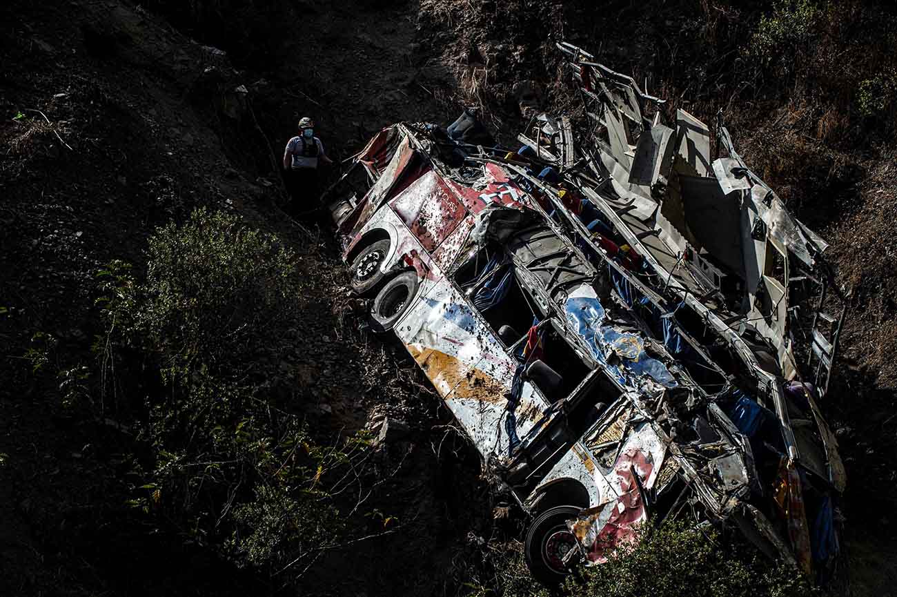  Bus Jatuh ke Jurang di Peru, 32 Tewas