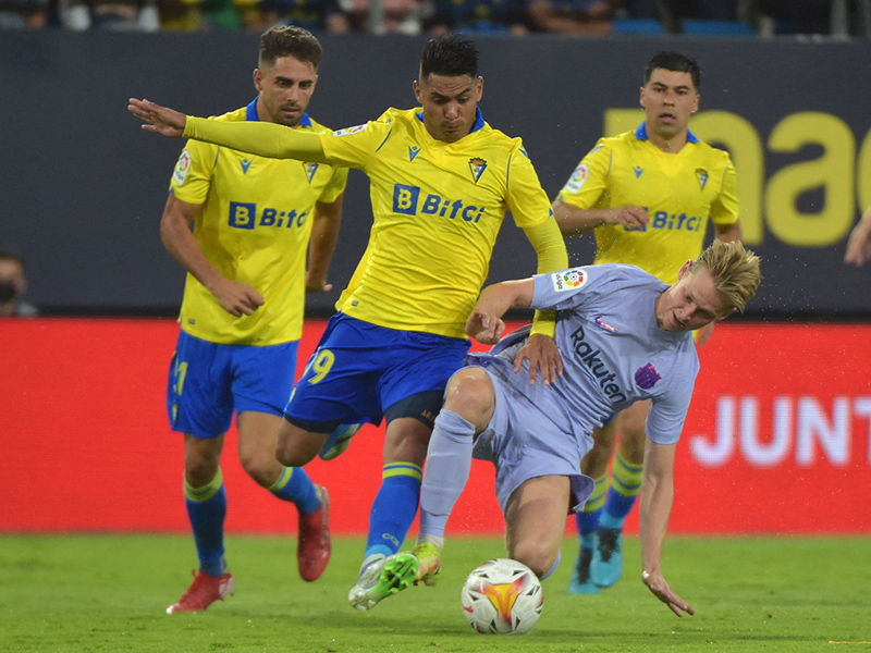 Barcelona Bermain Imbang Dengan Cadiz