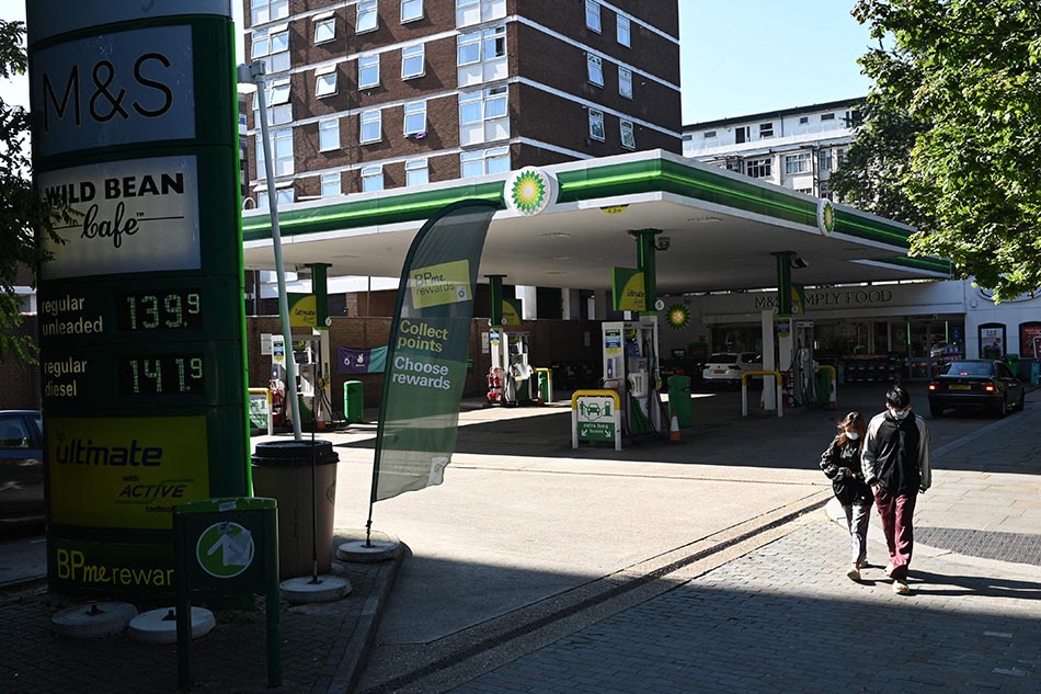 Kelangkaan Sopir Truk Bahan Bakar Sebabkan Krisis BBM di Inggris