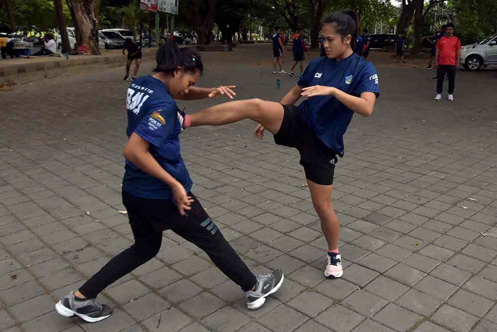 Atlet Pencak Silat Bali Latihan Persiapan PON XX Papua