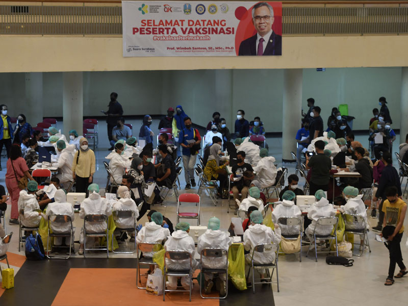 OJK Selenggarakan Vaksinasi Covid-19 Di Surabaya