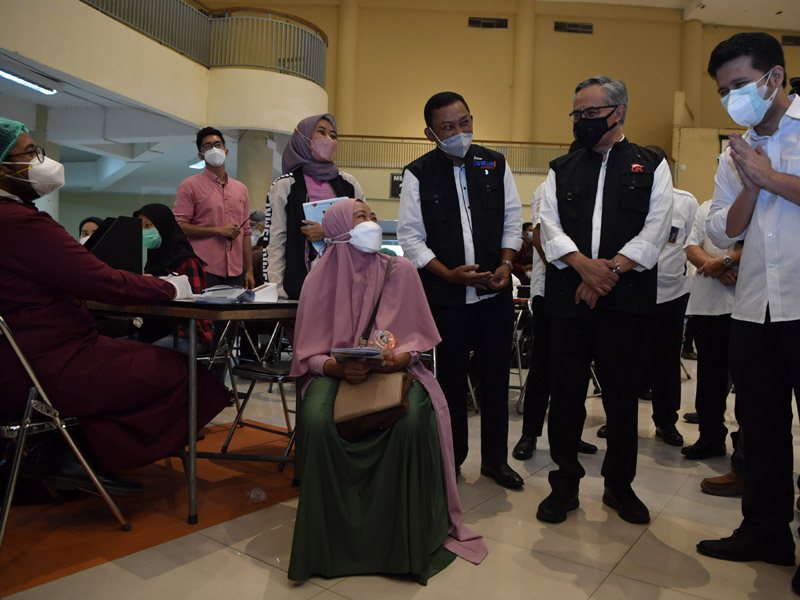 OJK Selenggarakan Vaksinasi Covid-19 Di Surabaya