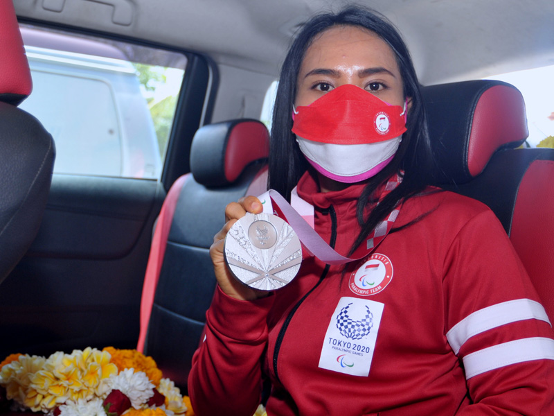 Atlet Powerlifting Ni Nengah Widiasih Tiba Di Bali