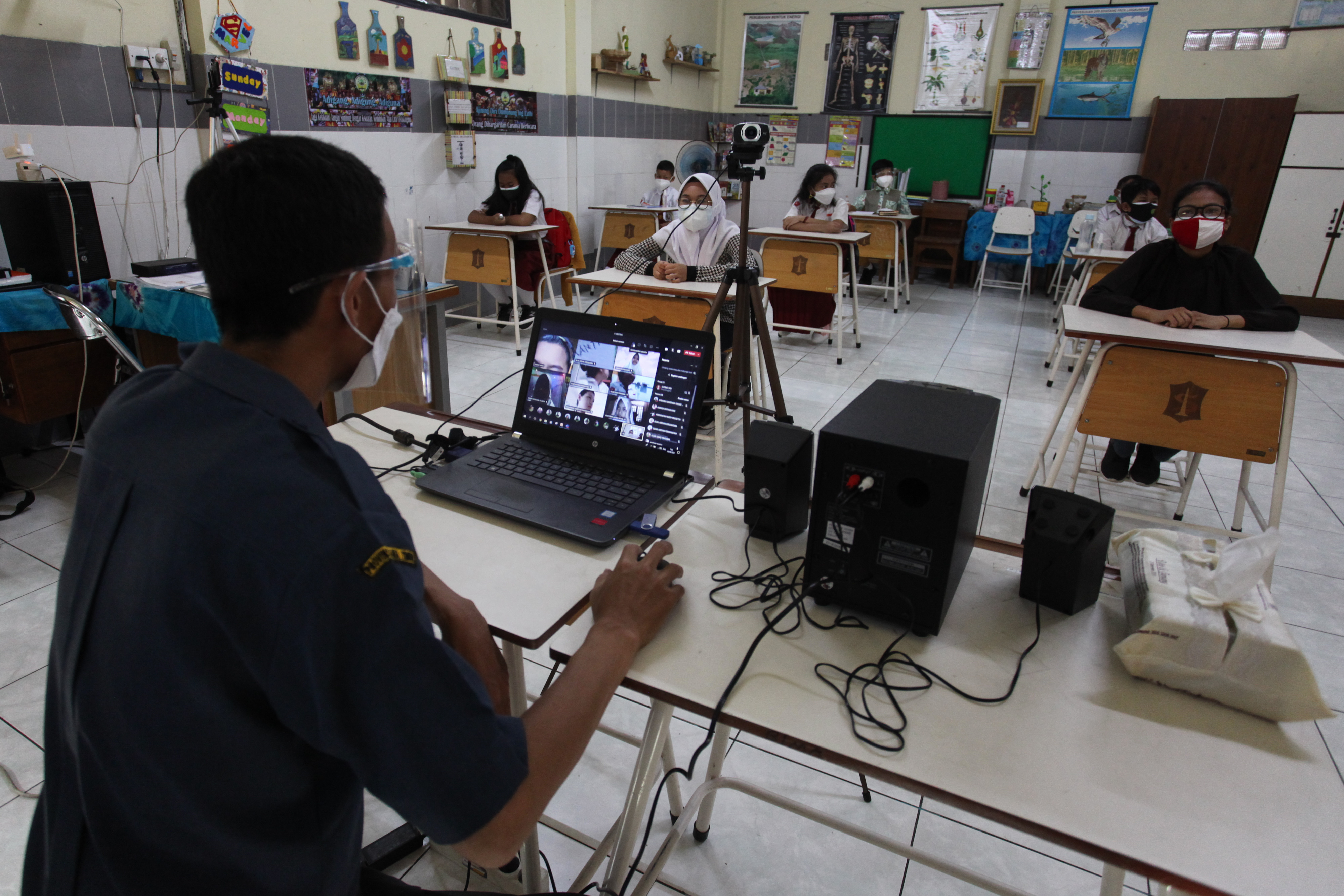 Pembelajaran Tatap Muka di Surabaya