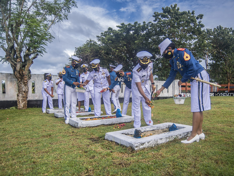 Ziarah Taman Makam Pahlawan Jelang HUT TNI AL
