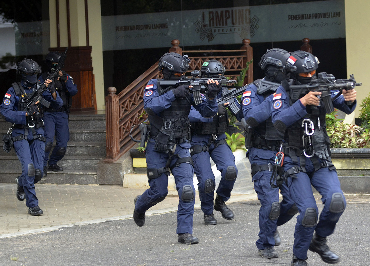 Latihan Gabungan Denjaka dan Marinir