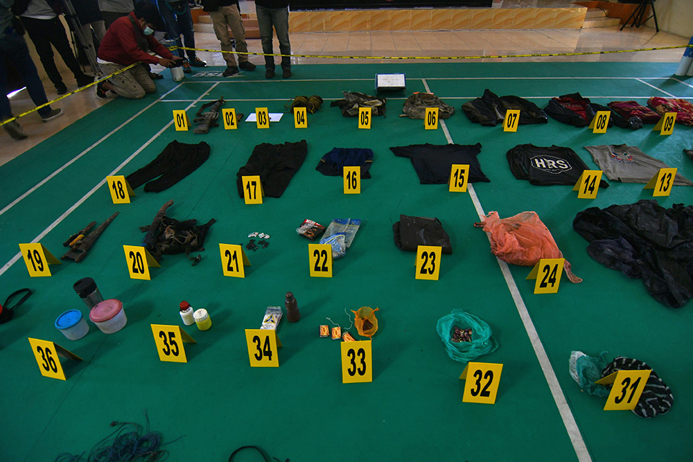 Barang Bukti Kontak Tembak Kelompok Teroris MIT Poso 