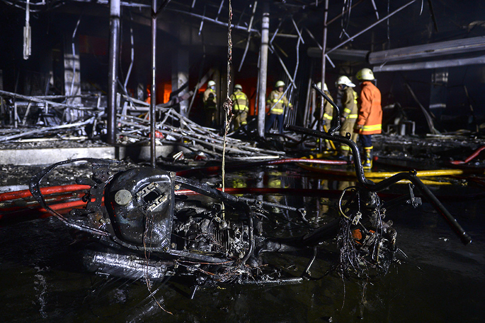 Swalayan di Cilandak Jakarta Terbakar