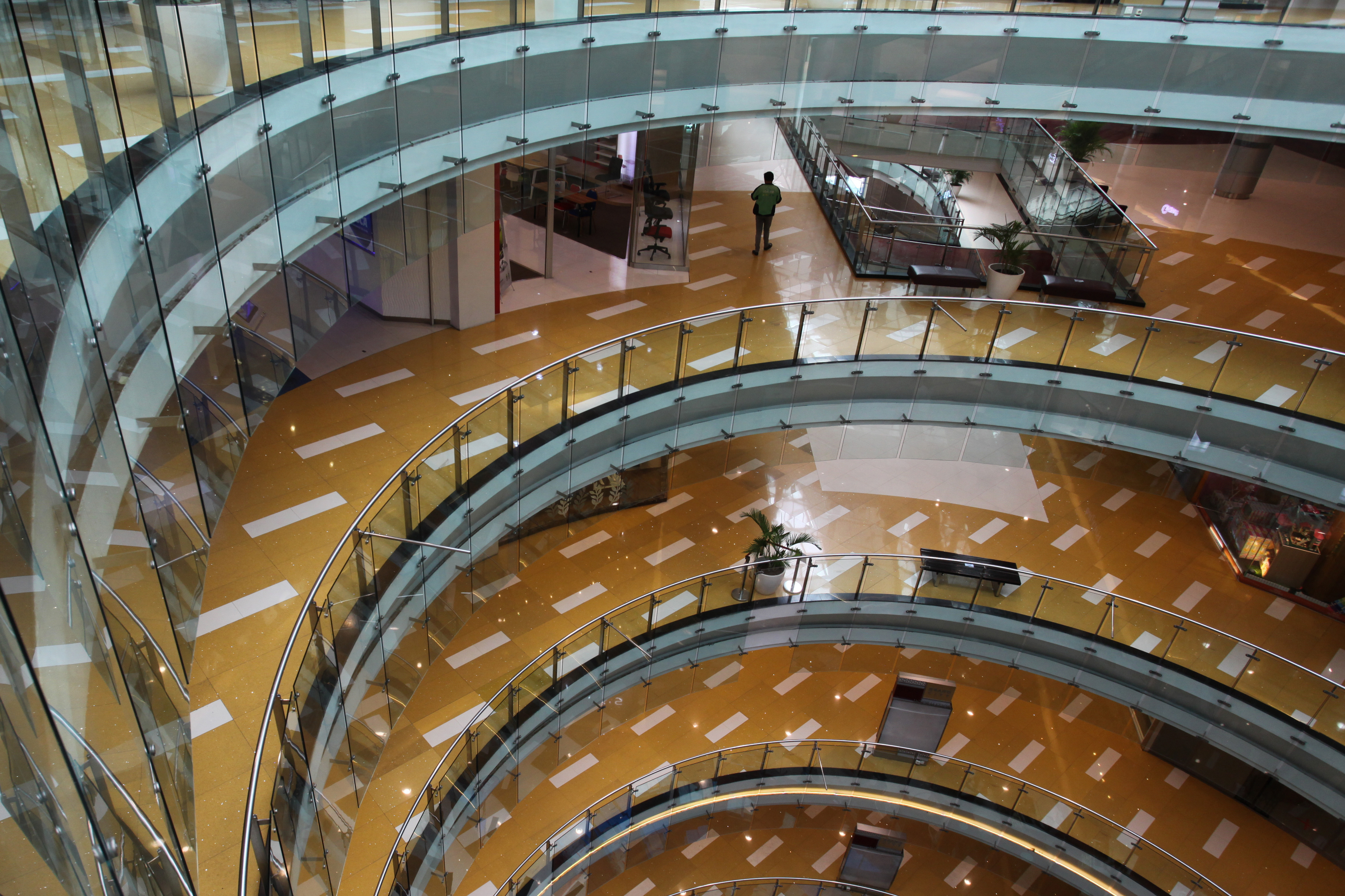 Pelonggaran Kunjungan Anak ke Pusat Perbelanjaan di Surabaya