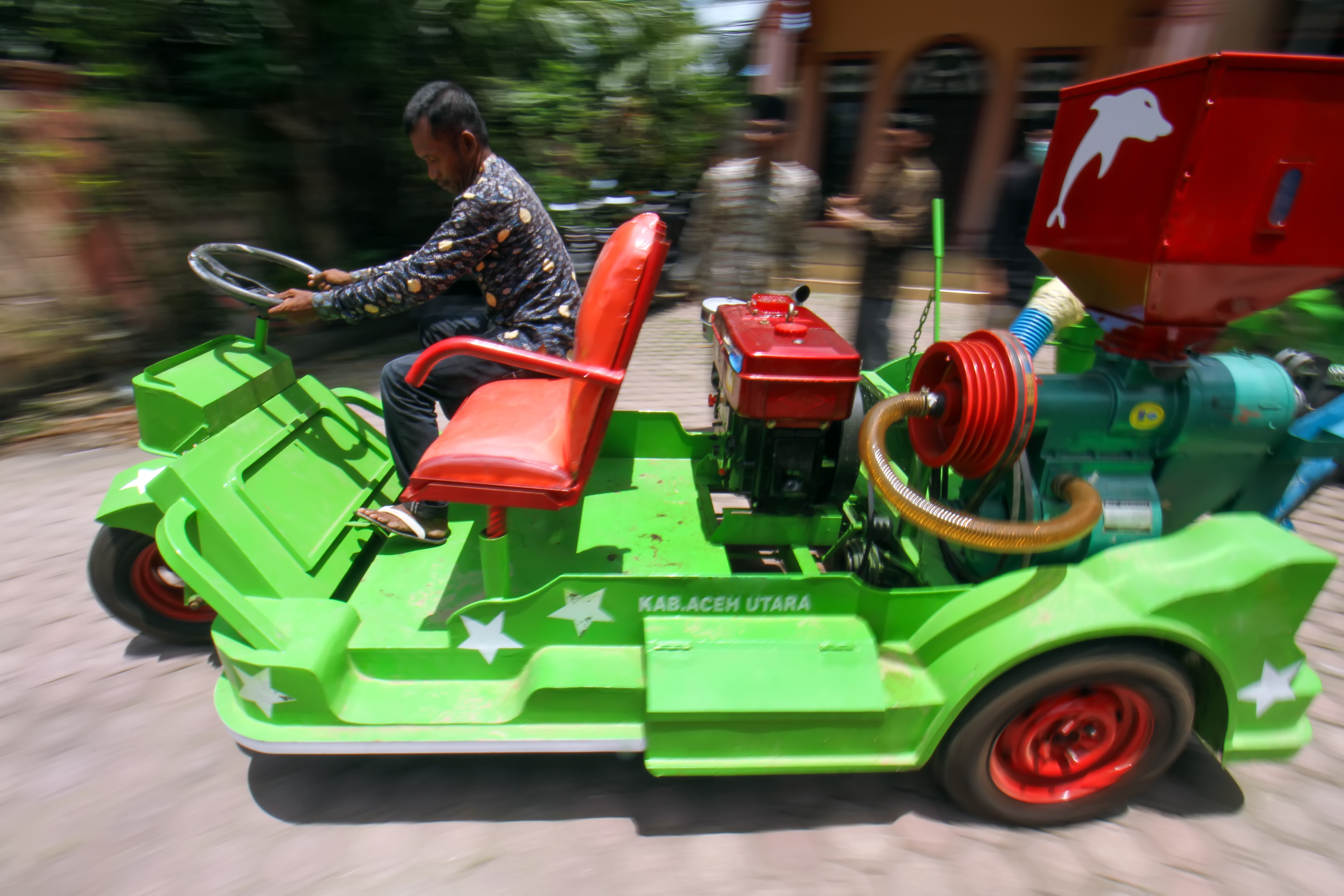 Bantuan Mesin Giling Padi keliling