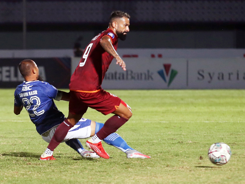 Persib Bandung Ditahan Borneo FC