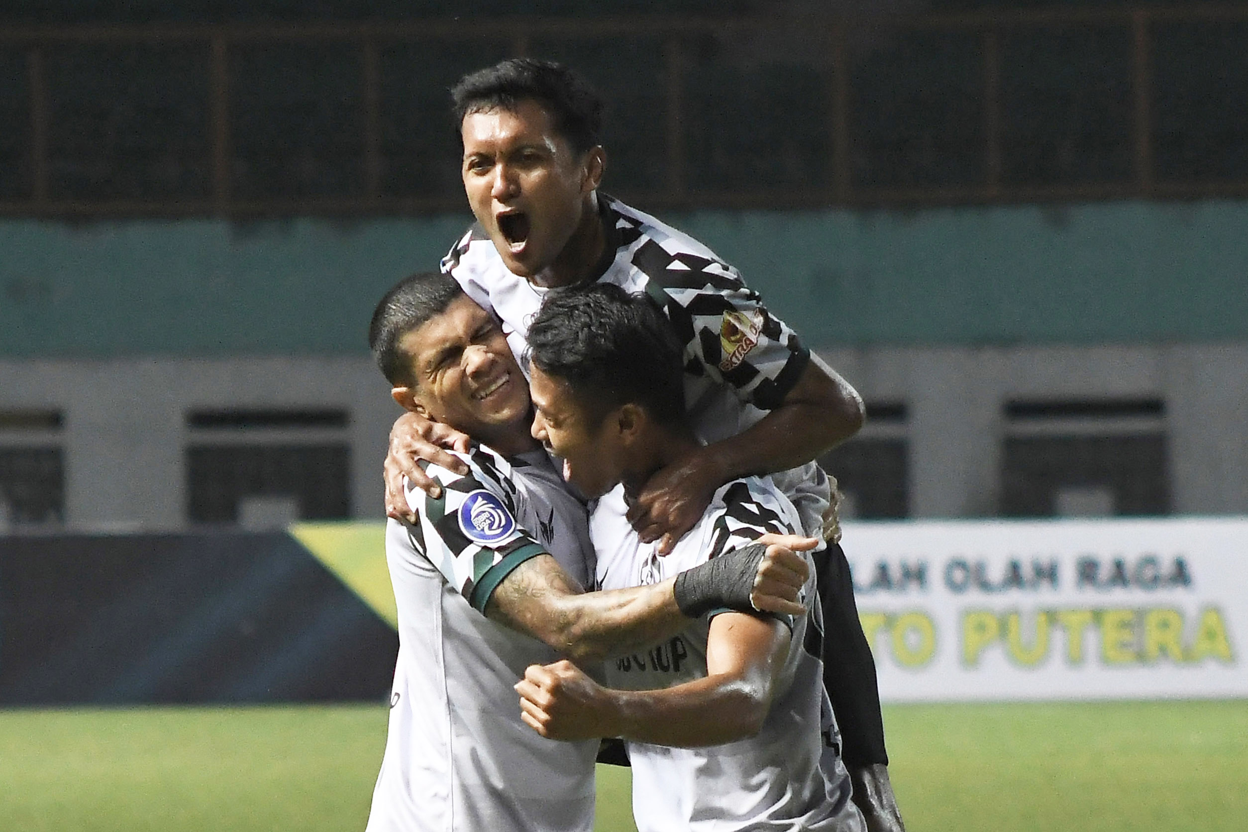 Persikabo 1973 Tundukkan Barito Putra 